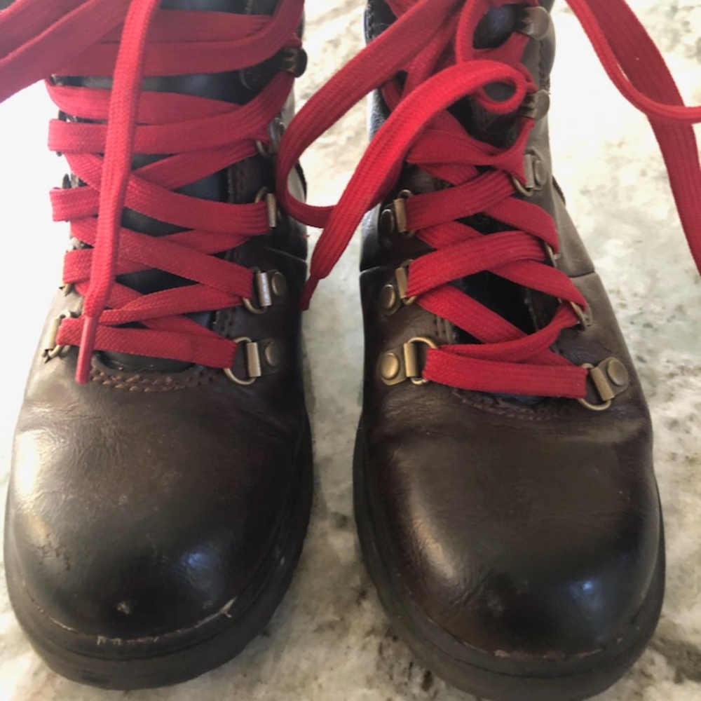 Boys hiking boots
